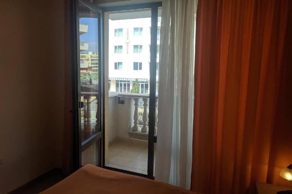 Апартаменты Royal Sun, 6 People, 600 M From The Sea Солнечный берег Экстерьер фото