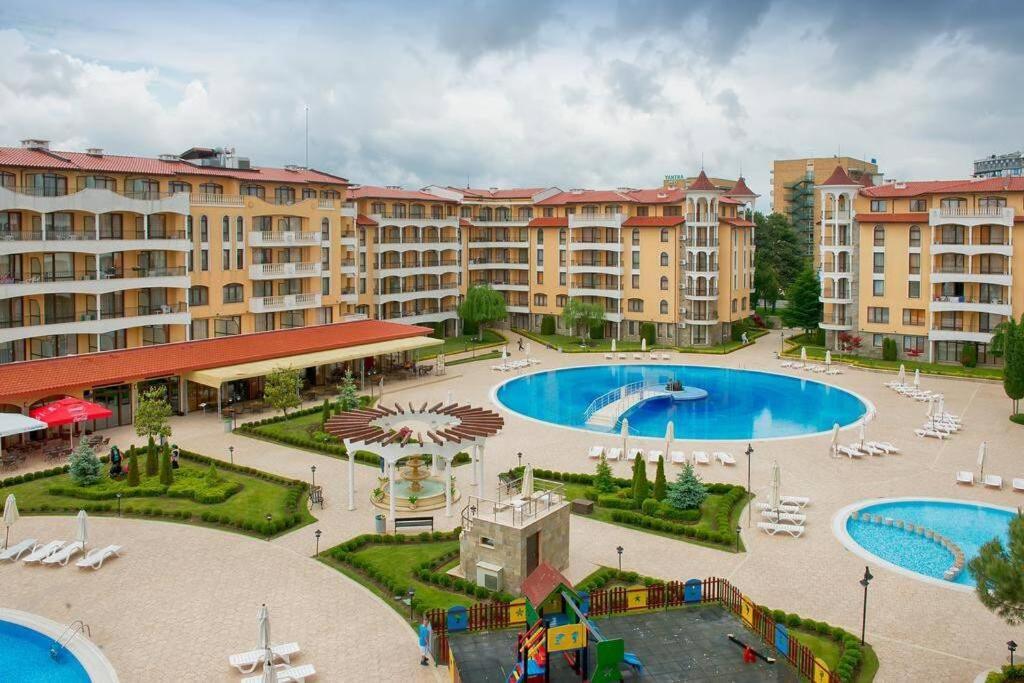 Апартаменты Royal Sun, 6 People, 600 M From The Sea Солнечный берег Экстерьер фото