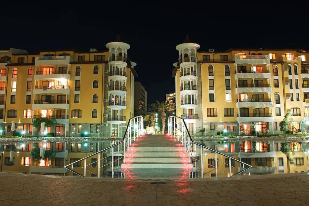 Апартаменты Royal Sun, 6 People, 600 M From The Sea Солнечный берег Экстерьер фото