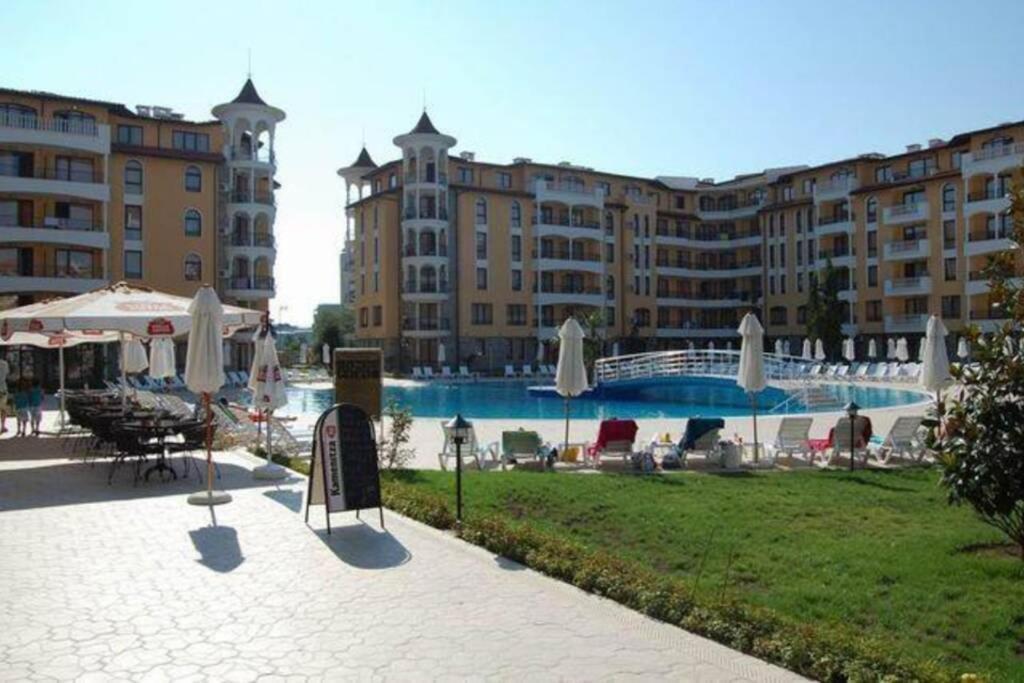 Апартаменты Royal Sun, 6 People, 600 M From The Sea Солнечный берег Экстерьер фото