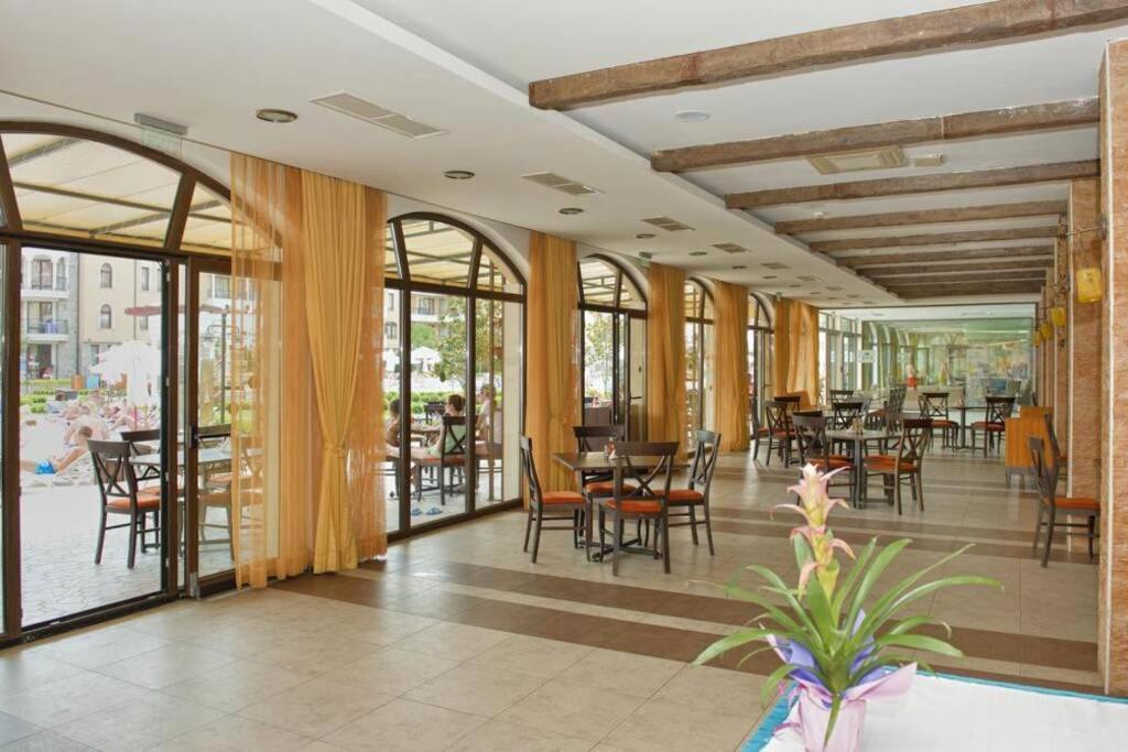 Апартаменты Royal Sun, 6 People, 600 M From The Sea Солнечный берег Экстерьер фото