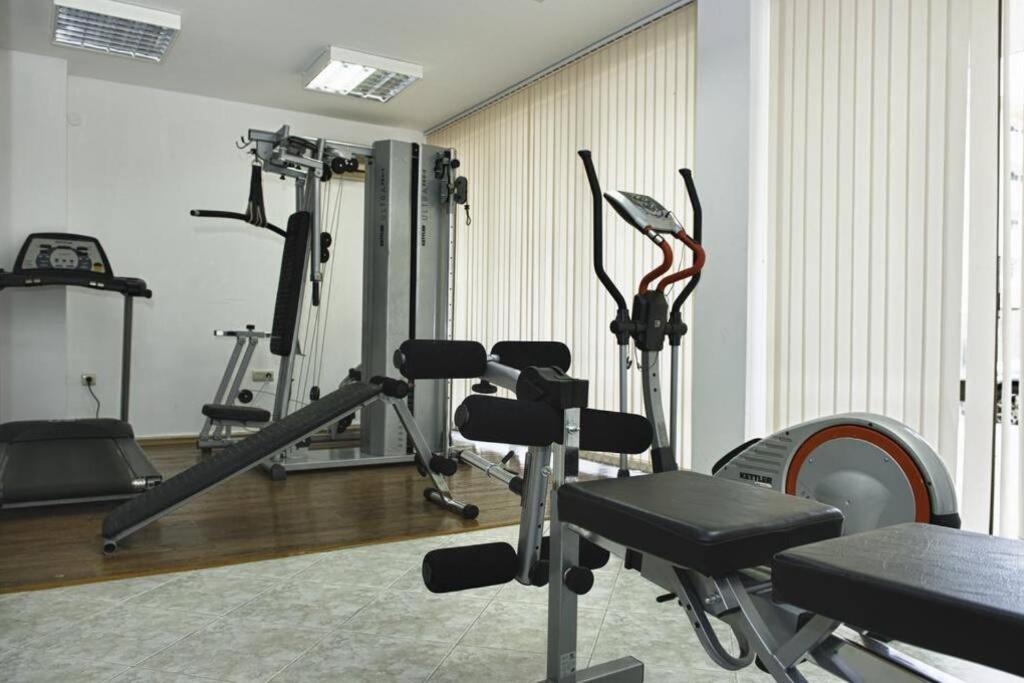 Апартаменты Royal Sun, 6 People, 600 M From The Sea Солнечный берег Экстерьер фото