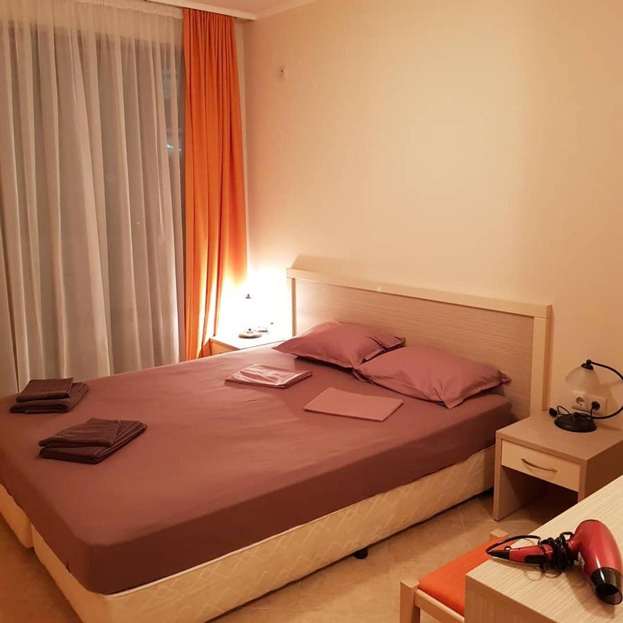 Апартаменты Royal Sun, 6 People, 600 M From The Sea Солнечный берег Экстерьер фото